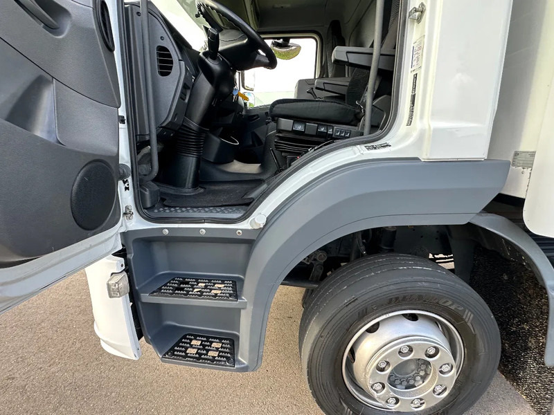 Mercedes-Benz Atego ATEGO 1318L - Kamion sa zatvorenim sandukom: slika 5 Mercedes-Benz Atego ATEGO 1318L - Kamion sa zatvorenim sandukom: slika 5
