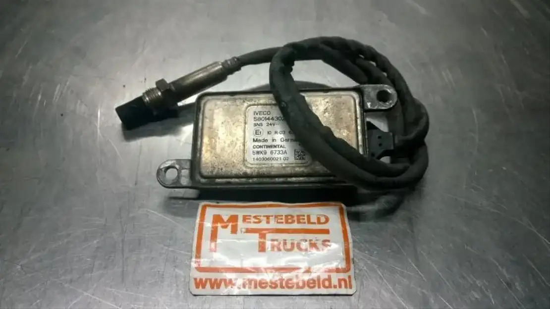 Iveco NOX sensor - Prigušivač/ Izduvni sistem za Kamion: slika 1 Iveco NOX sensor - Prigušivač/ Izduvni sistem za Kamion: slika 1