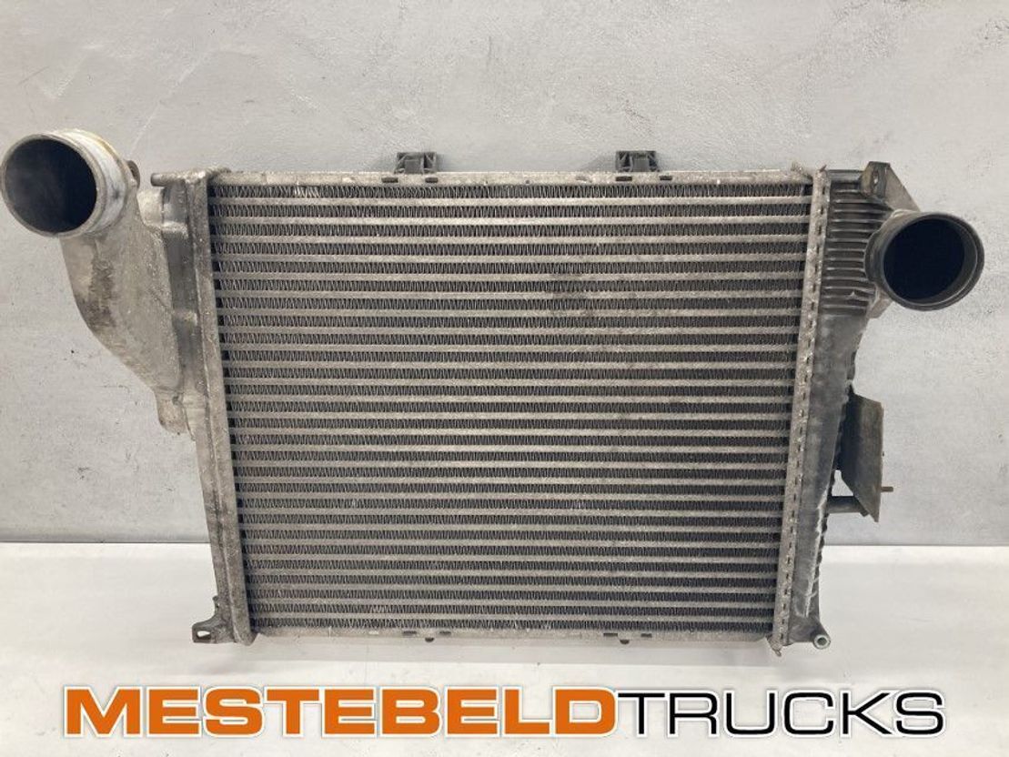 Renault Intercooler - Hladnjak za Kamion: slika 1 Renault Intercooler - Hladnjak za Kamion: slika 1