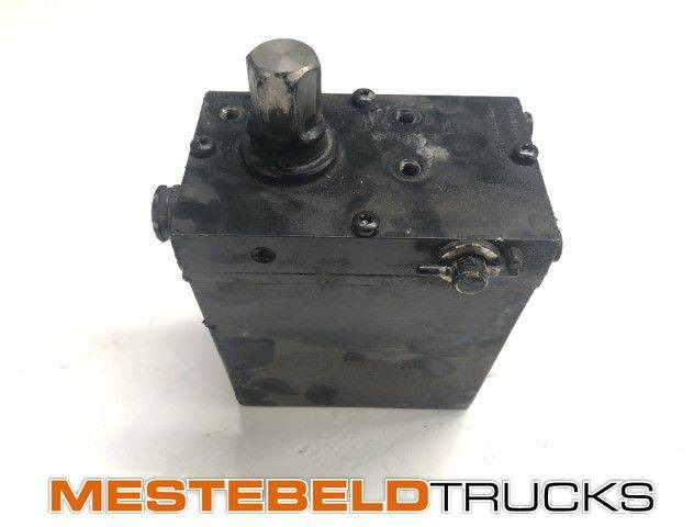 Volvo Cabinepomp - Kabina i enterijer za Kamion: slika 1 Volvo Cabinepomp - Kabina i enterijer za Kamion: slika 1