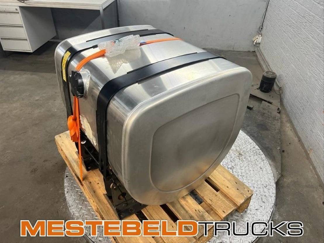 Volvo D tank met steunen 330 liter - Obrada goriva/ Dostava goriva za Kamion: slika 2 Volvo D tank met steunen 330 liter - Obrada goriva/ Dostava goriva za Kamion: slika 2