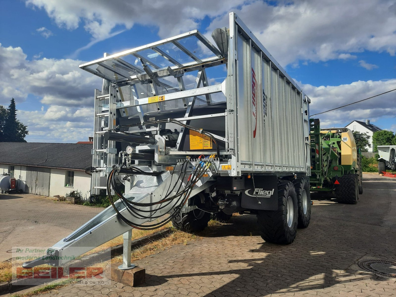Fliegl ASW 190 FOX 27m³ - Prikolica sa automatskim punjenjem: slika 2 Fliegl ASW 190 FOX 27m³ - Prikolica sa automatskim punjenjem: slika 2