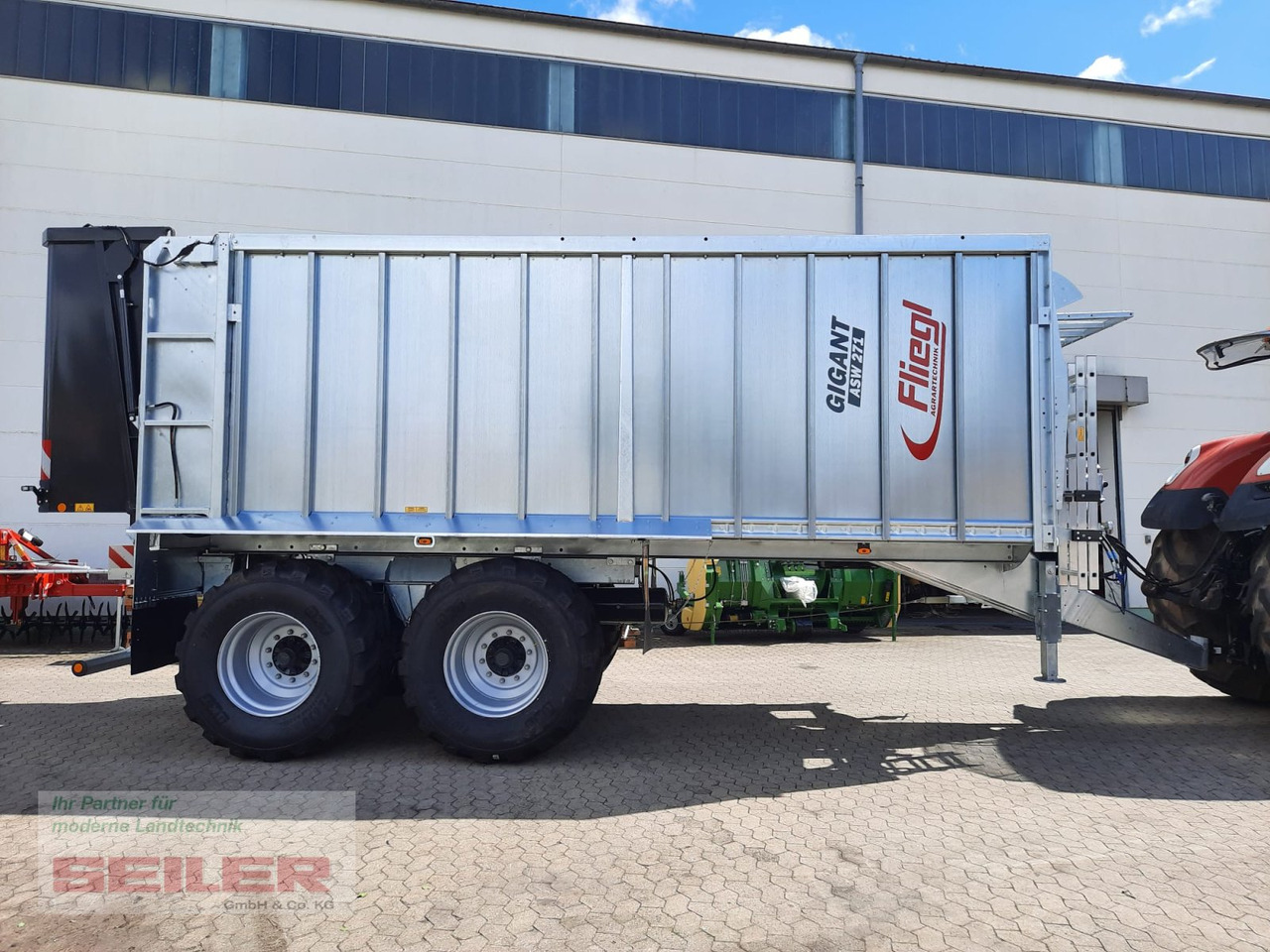 Fliegl ASW 271 C FOX Lenkachse 26,5" 35m³ - Prikolica sa automatskim punjenjem: slika 3 Fliegl ASW 271 C FOX Lenkachse 26,5" 35m³ - Prikolica sa automatskim punjenjem: slika 3