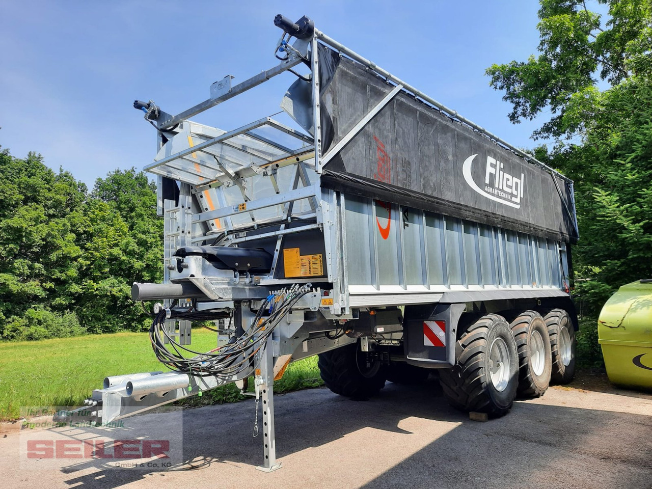 Fliegl ASW 381 TAURUS FOX 45m³ + Top Lift Light - Prikolica sa automatskim punjenjem: slika 1 Fliegl ASW 381 TAURUS FOX 45m³ + Top Lift Light - Prikolica sa automatskim punjenjem: slika 1