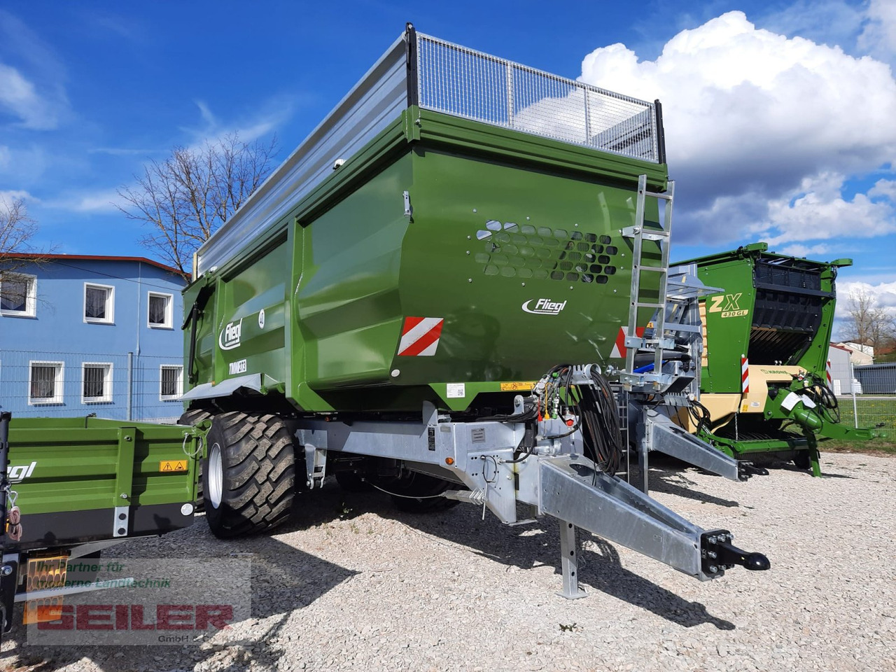 Fliegl TMK 273 FOX JUMBO 40m³ - Traktorska prikolica za farmu/ Kiper: slika 1 Fliegl TMK 273 FOX JUMBO 40m³ - Traktorska prikolica za farmu/ Kiper: slika 1