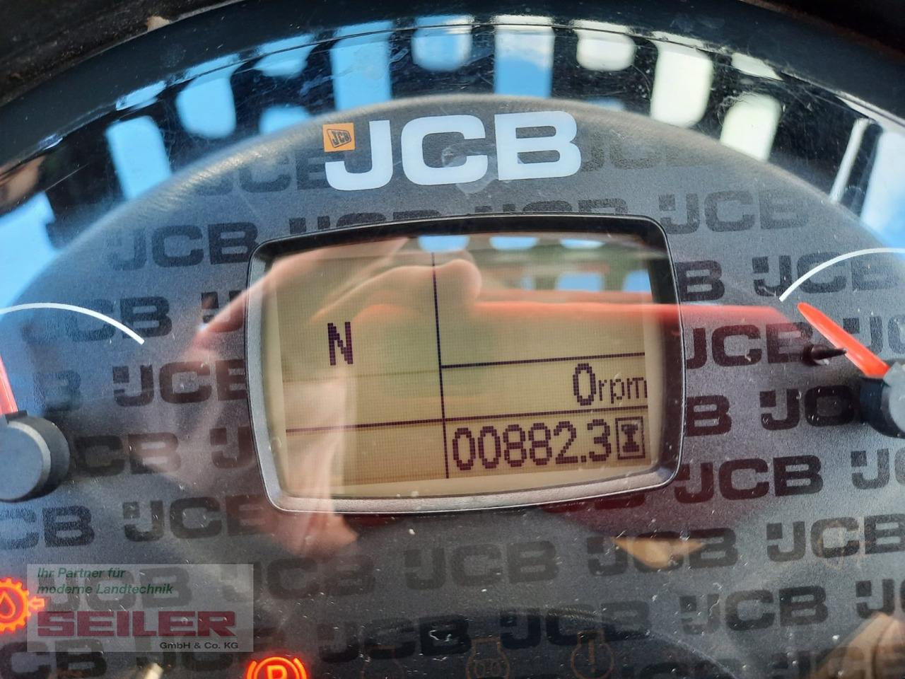 JCB 403 Agri PLUS - Zglobni utovarivač: slika 5 JCB 403 Agri PLUS - Zglobni utovarivač: slika 5