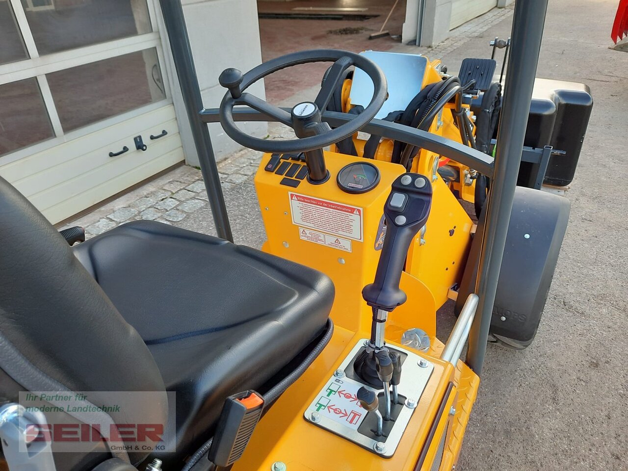 Zglobni utovarivač Knikmops KM 125 TE: slika 9