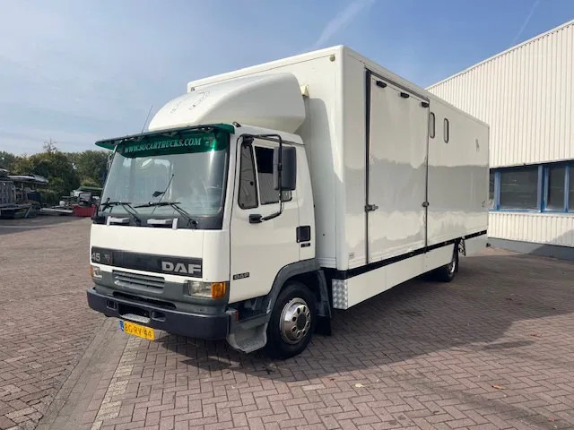 DAF LF 45.130 CLEAN HORSES NL-TRUCK - Kamioni za prevoz konja: slika 3 DAF LF 45.130 CLEAN HORSES NL-TRUCK - Kamioni za prevoz konja: slika 3