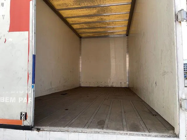 DAF XF 95.380 Euro 2 Manual-Gear - Kamion sa zatvorenim sandukom: slika 5 DAF XF 95.380 Euro 2 Manual-Gear - Kamion sa zatvorenim sandukom: slika 5