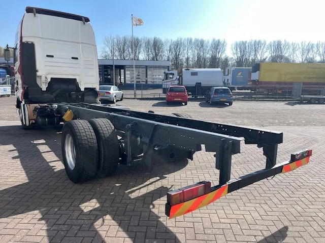 MAN TGA 18.460 Euro 3 Manual-gear Retarder - Kamion sa golom šasijom i zatvorenom kabinom: slika 5 MAN TGA 18.460 Euro 3 Manual-gear Retarder - Kamion sa golom šasijom i zatvorenom kabinom: slika 5