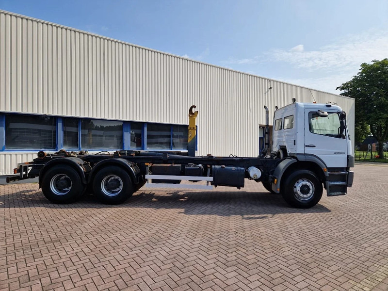 Mercedes-Benz Atego 2628 6x4 Euro 3 Manual Gear full steel suspension - Kamion sa hidrauličnom kukom: slika 4 Mercedes-Benz Atego 2628 6x4 Euro 3 Manual Gear full steel suspension - Kamion sa hidrauličnom kukom: slika 4