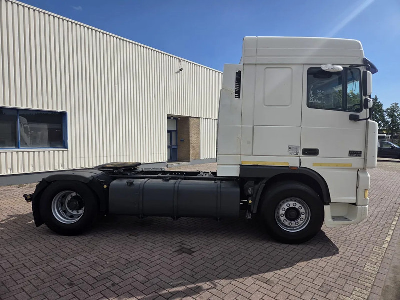 DAF XF 95.430 Manual gear Euro 3 - Tegljač: slika 2 DAF XF 95.430 Manual gear Euro 3 - Tegljač: slika 2