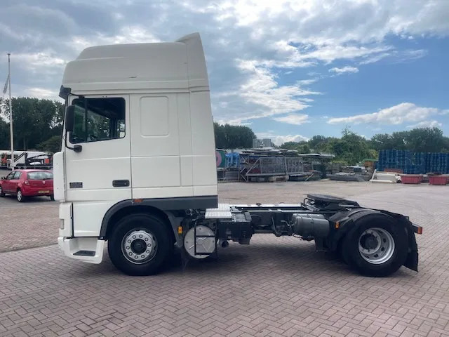 DAF XF 95.480 Euro 2 Manual-gear - Tegljač: slika 4 DAF XF 95.480 Euro 2 Manual-gear - Tegljač: slika 4