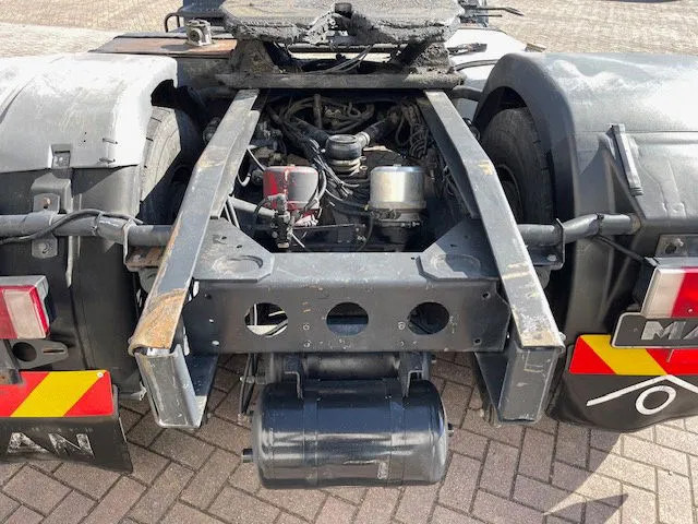 MAN 19.463 6 Cilinder Manual pomp EURO 2 - Tegljač: slika 5 MAN 19.463 6 Cilinder Manual pomp EURO 2 - Tegljač: slika 5