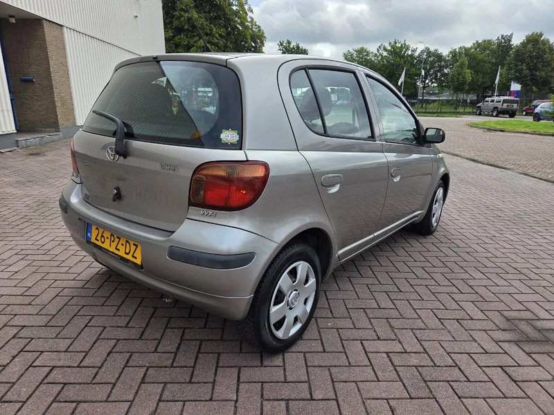 Toyota Yaris 1.3 VVT-i Idols 5drs - Hečbek: slika 3 Toyota Yaris 1.3 VVT-i Idols 5drs - Hečbek: slika 3