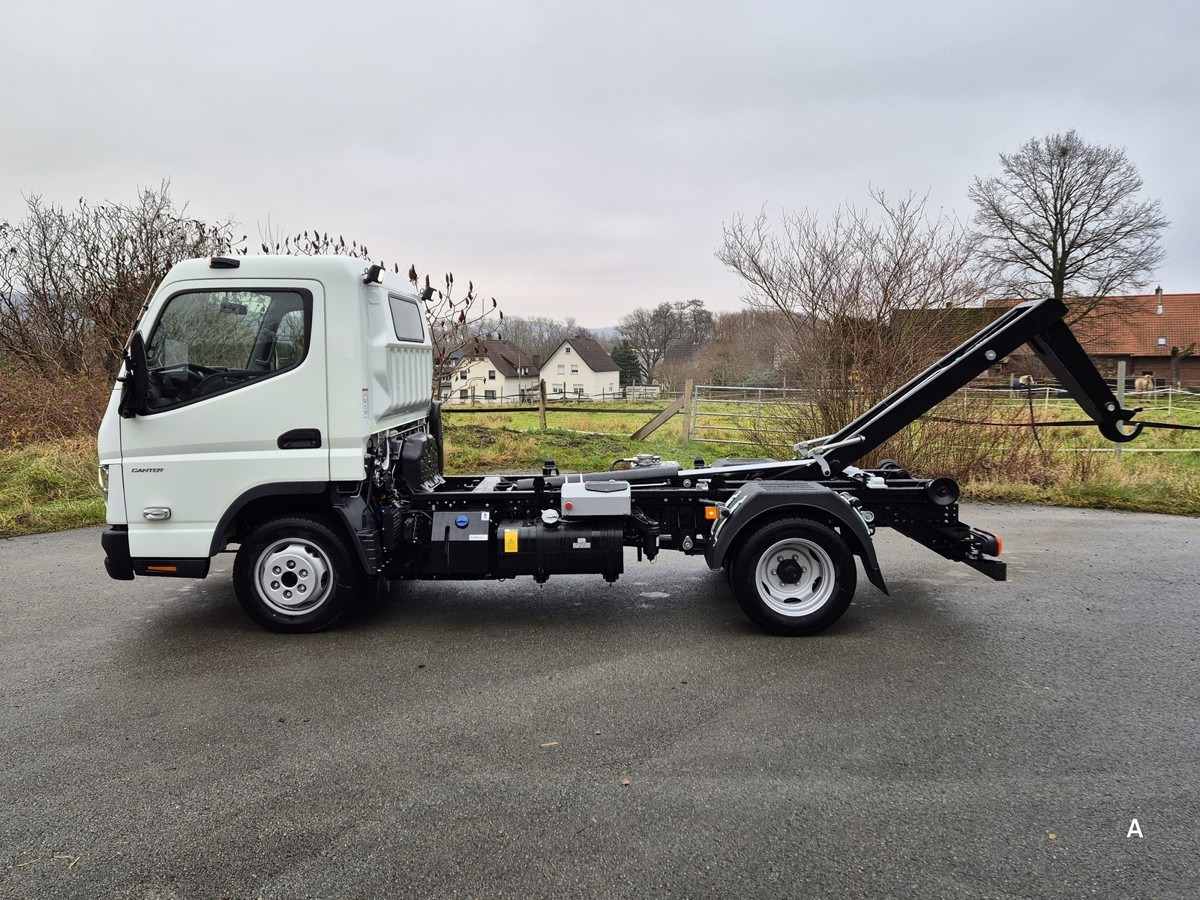 FUSO 3C15 Duonic Aut.City Abrollkipper AHK 3.5T - Kamion sa hidrauličnom kukom: slika 3 FUSO 3C15 Duonic Aut.City Abrollkipper AHK 3.5T - Kamion sa hidrauličnom kukom: slika 3