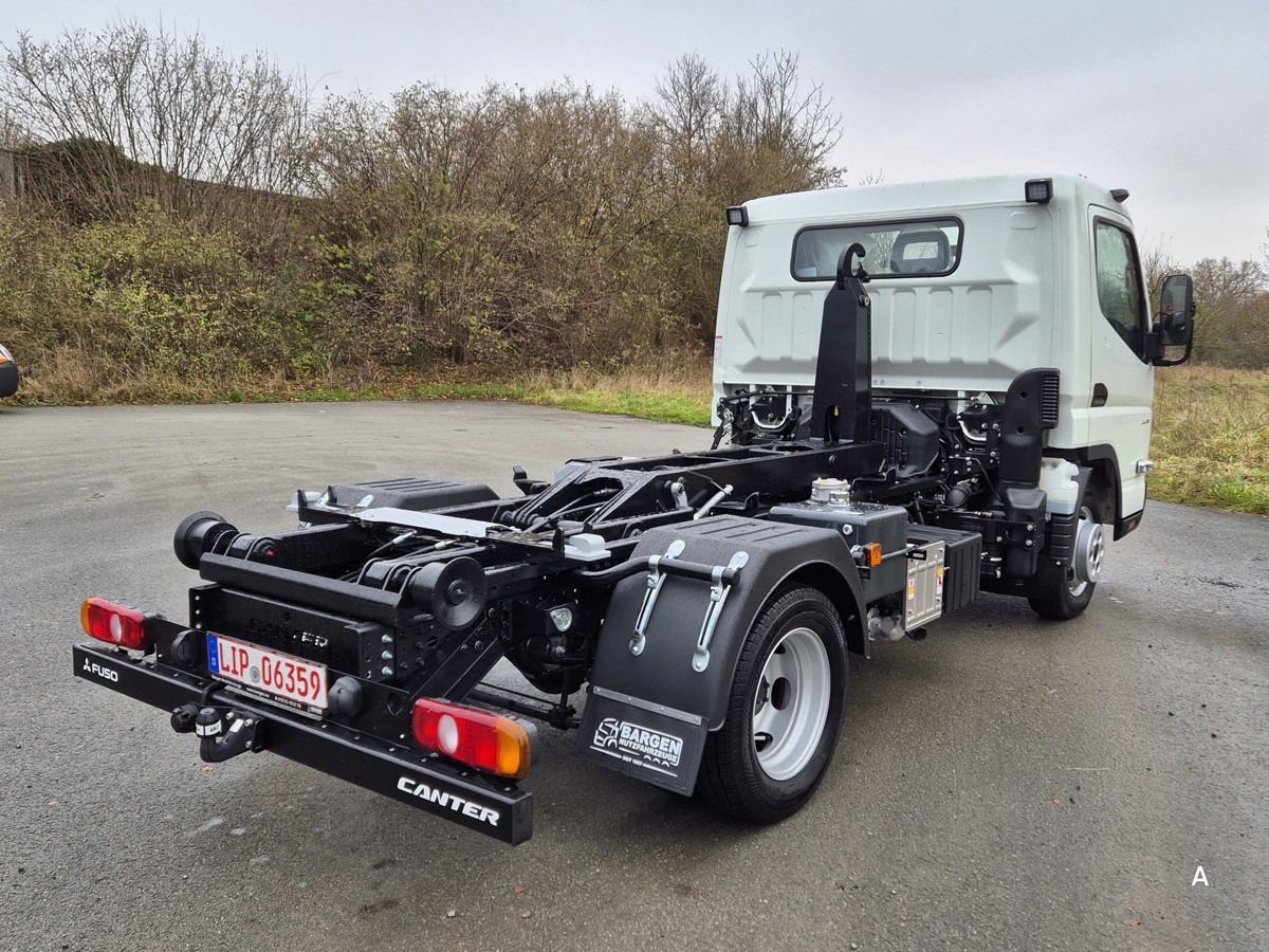 FUSO 3C15 Duonic Aut.City Abrollkipper AHK 3.5T - Kamion sa hidrauličnom kukom: slika 5 FUSO 3C15 Duonic Aut.City Abrollkipper AHK 3.5T - Kamion sa hidrauličnom kukom: slika 5