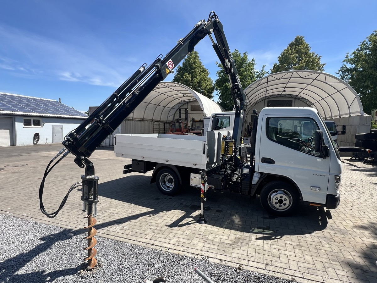 FUSO 3S15 Alu Pritsche 2.80m Ladekran Bohrgerät - Dostavno vozilo sa otvorenom sandukom: slika 1 FUSO 3S15 Alu Pritsche 2.80m Ladekran Bohrgerät - Dostavno vozilo sa otvorenom sandukom: slika 1