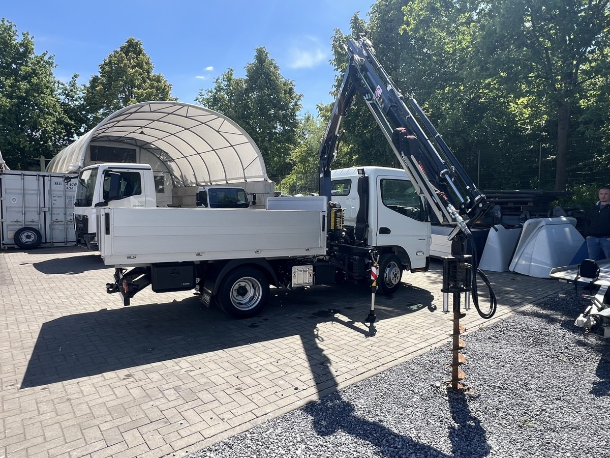 FUSO 3S15 Alu Pritsche 2.80m Ladekran Bohrgerät - Dostavno vozilo sa otvorenom sandukom: slika 2 FUSO 3S15 Alu Pritsche 2.80m Ladekran Bohrgerät - Dostavno vozilo sa otvorenom sandukom: slika 2