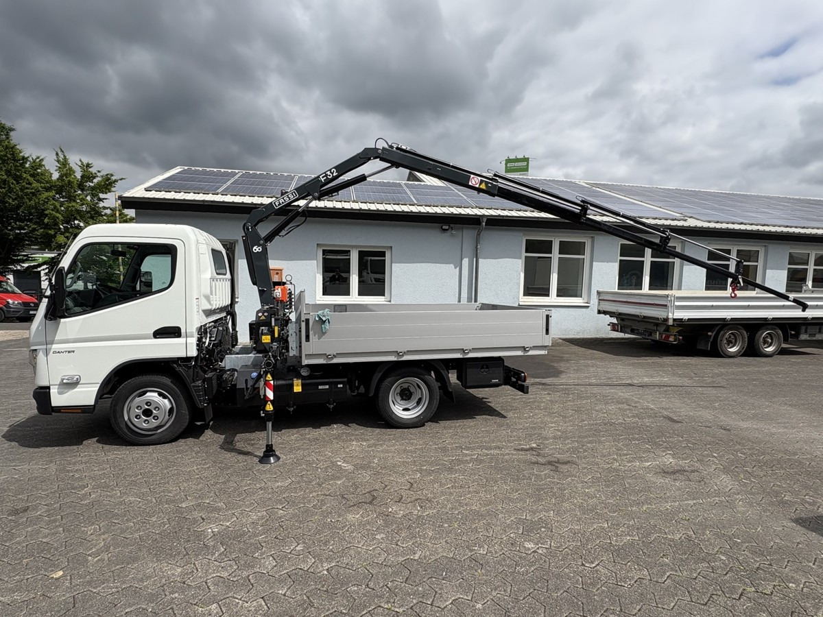 FUSO 3S15 Alu Pritsche 2.80m Ladekran Funk! sofort ve - Kamion sa dizalicom: slika 4 FUSO 3S15 Alu Pritsche 2.80m Ladekran Funk! sofort ve - Kamion sa dizalicom: slika 4