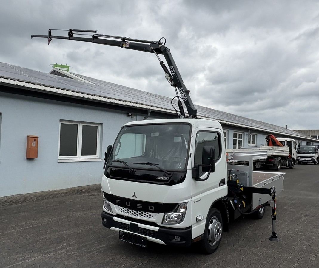 FUSO 3S15 Alu Pritsche 2.80m Ladekran Funk! sofort ve - Kamion sa dizalicom, Kamion sa tovarnim sandukom: slika 1 FUSO 3S15 Alu Pritsche 2.80m Ladekran Funk! sofort ve - Kamion sa dizalicom, Kamion sa tovarnim sandukom: slika 1
