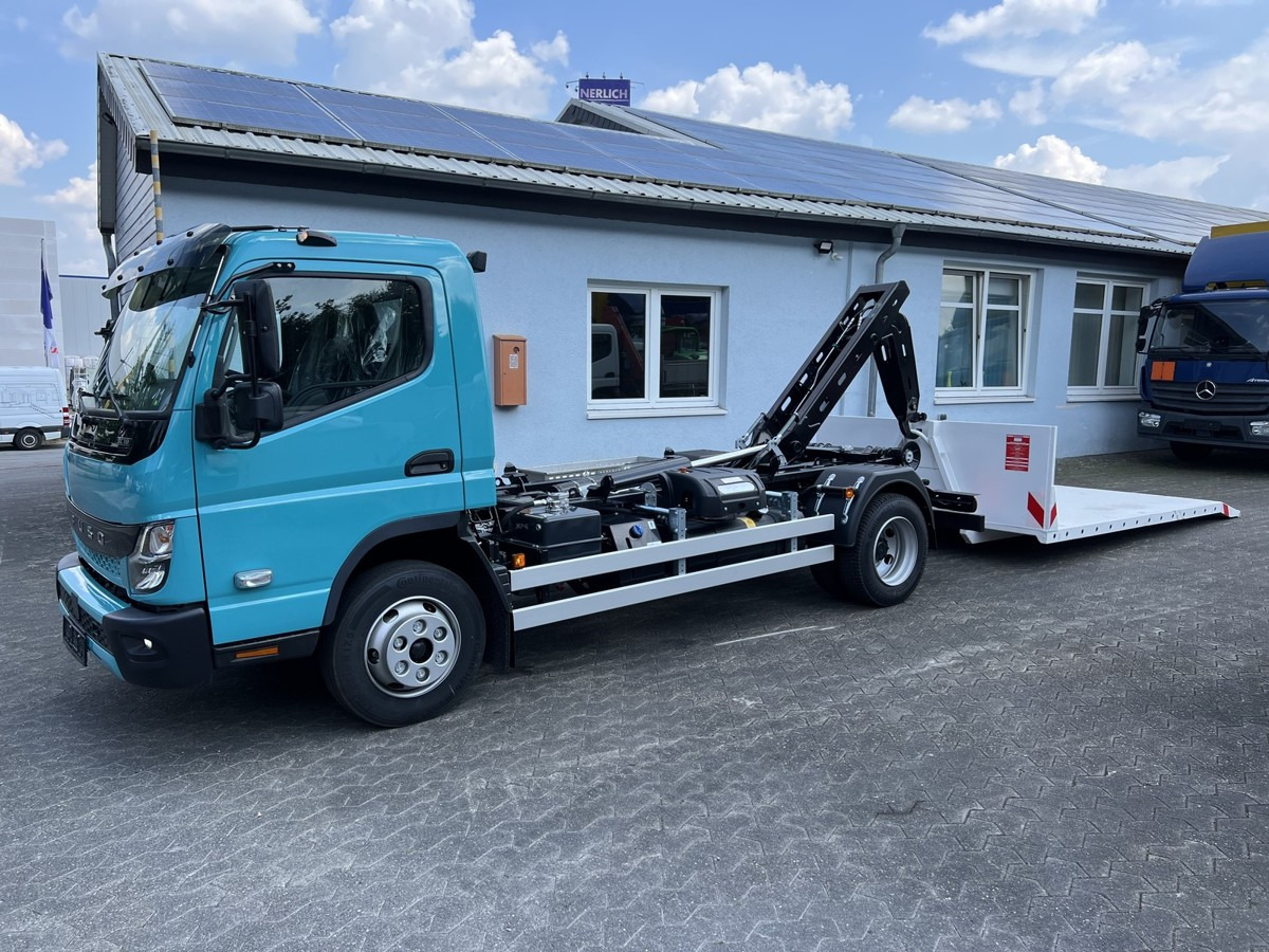 FUSO Canter FUSO 9C18 City Abrollkipper Krokbil Color - Kamion sa hidrauličnom kukom, Kamion sa dizalicom: slika 1 FUSO Canter FUSO 9C18 City Abrollkipper Krokbil Color - Kamion sa hidrauličnom kukom, Kamion sa dizalicom: slika 1