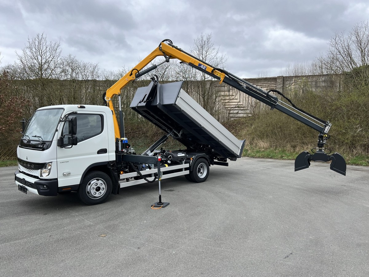 FUSO FUSO 9C18 City Abrollkipper + Ladekran m.Greifer - Kamion sa hidrauličnom kukom, Kamion sa dizalicom: slika 2 FUSO FUSO 9C18 City Abrollkipper + Ladekran m.Greifer - Kamion sa hidrauličnom kukom, Kamion sa dizalicom: slika 2
