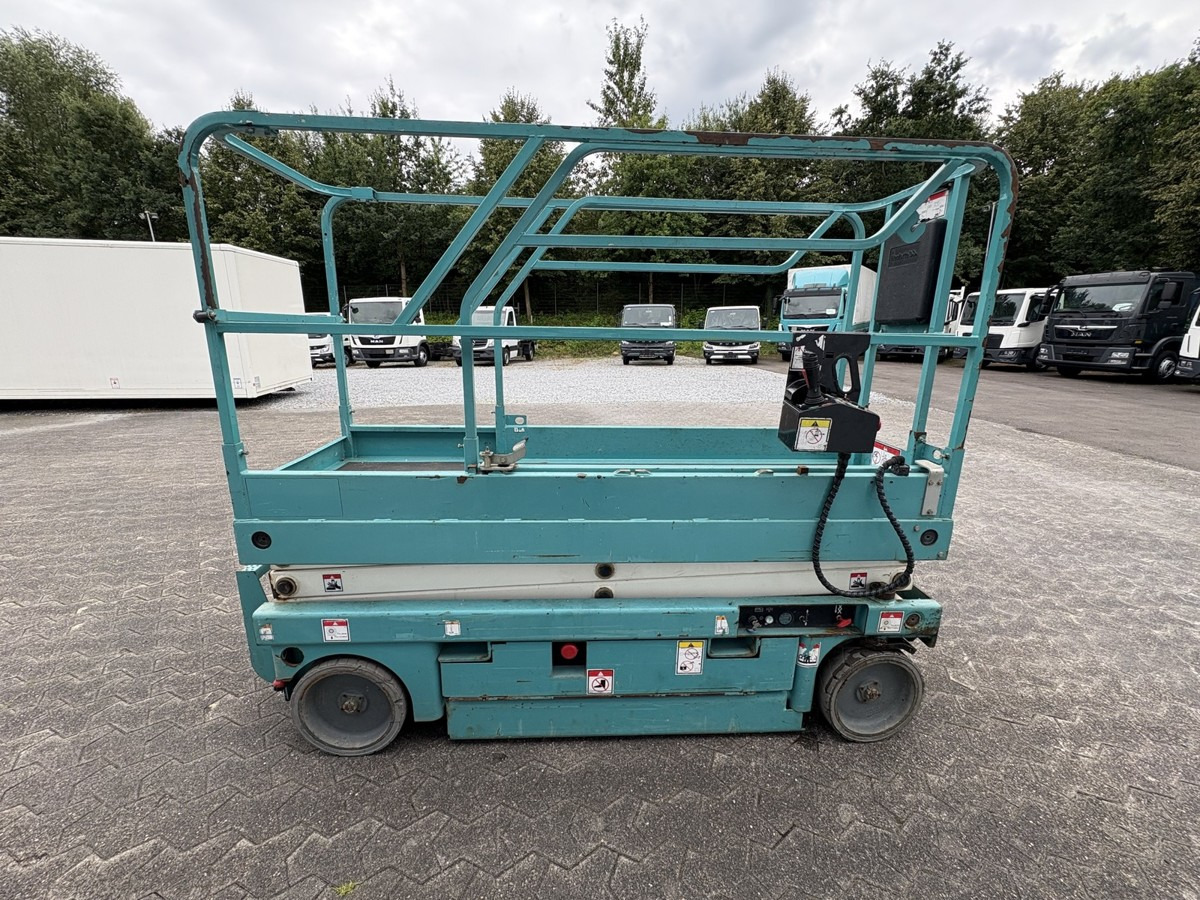 GENIE Haulotte Compact 8 baugleich GS 2032 sofort verf - Lift u obliku makaza: slika 3 GENIE Haulotte Compact 8 baugleich GS 2032 sofort verf - Lift u obliku makaza: slika 3