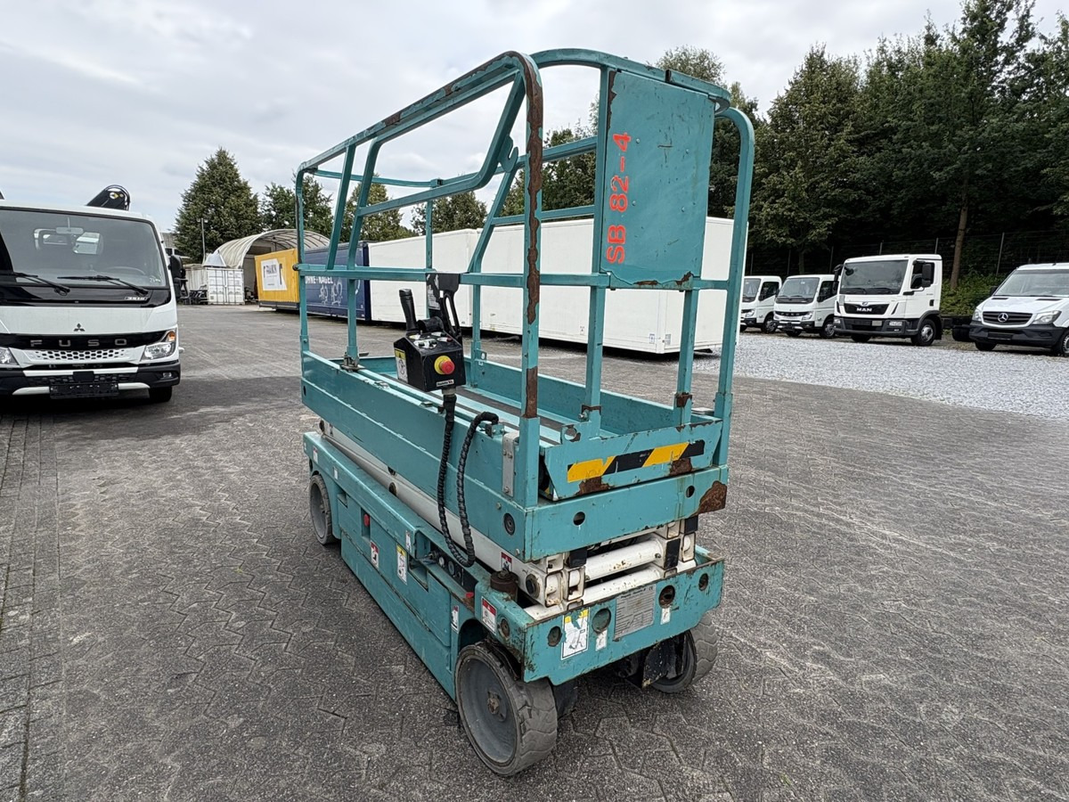 GENIE Haulotte Compact 8 baugleich GS 2032 sofort verf - Lift u obliku makaza: slika 4 GENIE Haulotte Compact 8 baugleich GS 2032 sofort verf - Lift u obliku makaza: slika 4