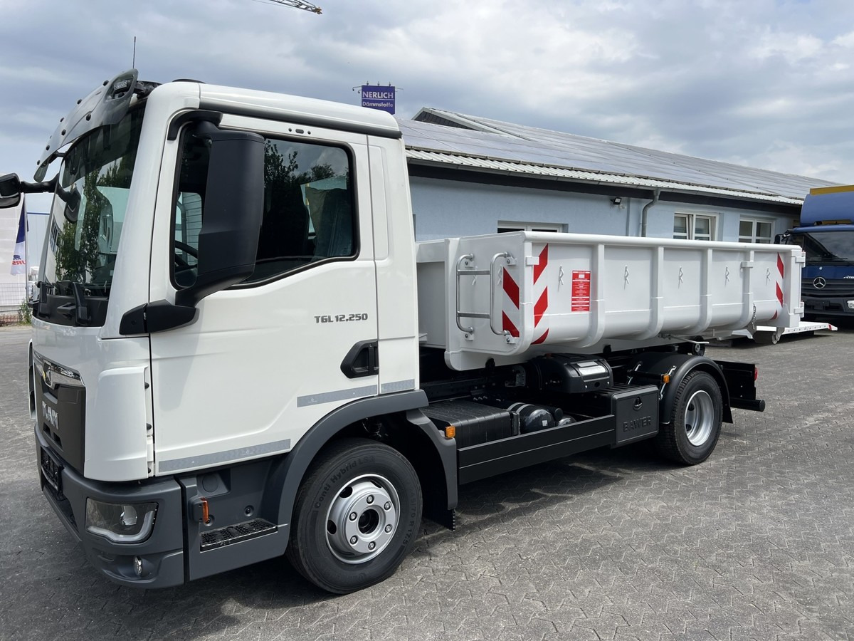 MAN TGL 12.250 BL NEU City Abrollkipper Tipmatik - Kamion sa hidrauličnom kukom: slika 4 MAN TGL 12.250 BL NEU City Abrollkipper Tipmatik - Kamion sa hidrauličnom kukom: slika 4