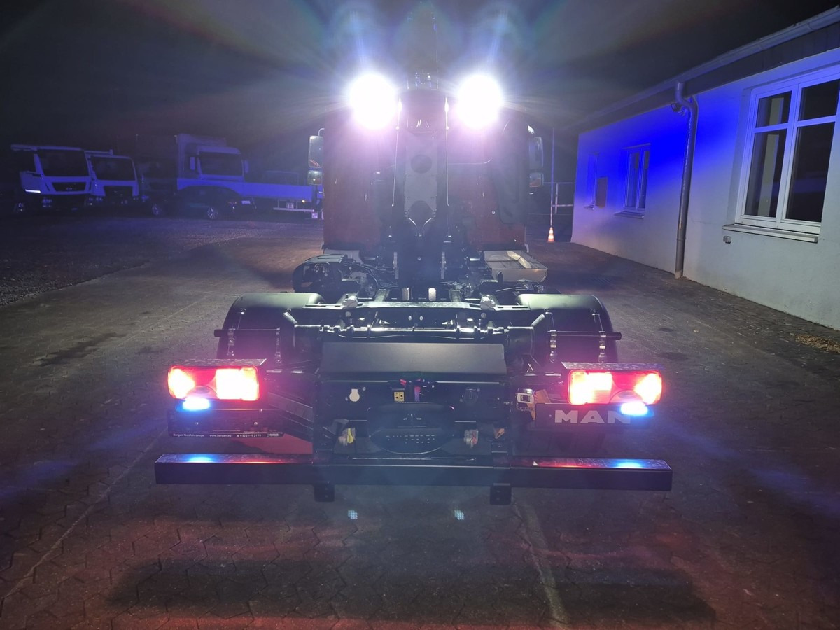 Kamion sa hidrauličnom kukom MAN TGL 8.190 Feuerwehrfahrzeug City Abrollkipper: slika 9 Kamion sa hidrauličnom kukom MAN TGL 8.190 Feuerwehrfahrzeug City Abrollkipper: slika 9