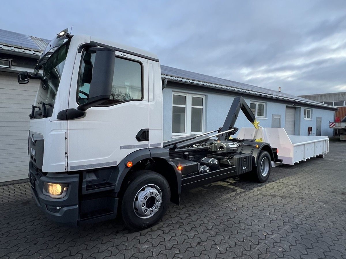 MAN TGM 15.290 BL Abrollkipper PowerMatic Standheiz. - Kamion sa hidrauličnom kukom: slika 5 MAN TGM 15.290 BL Abrollkipper PowerMatic Standheiz. - Kamion sa hidrauličnom kukom: slika 5