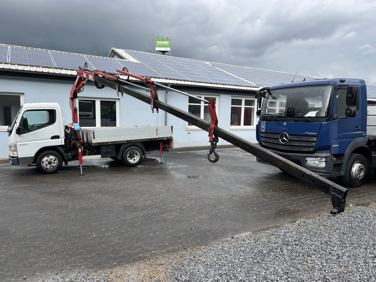 MITSUBISHI Canter 5S13 m. Ladekran Ferrari 530 3xhydr1xmech - Kamion sa hidrauličnom kukom, Kamion sa dizalicom: slika 4 MITSUBISHI Canter 5S13 m. Ladekran Ferrari 530 3xhydr1xmech - Kamion sa hidrauličnom kukom, Kamion sa dizalicom: slika 4