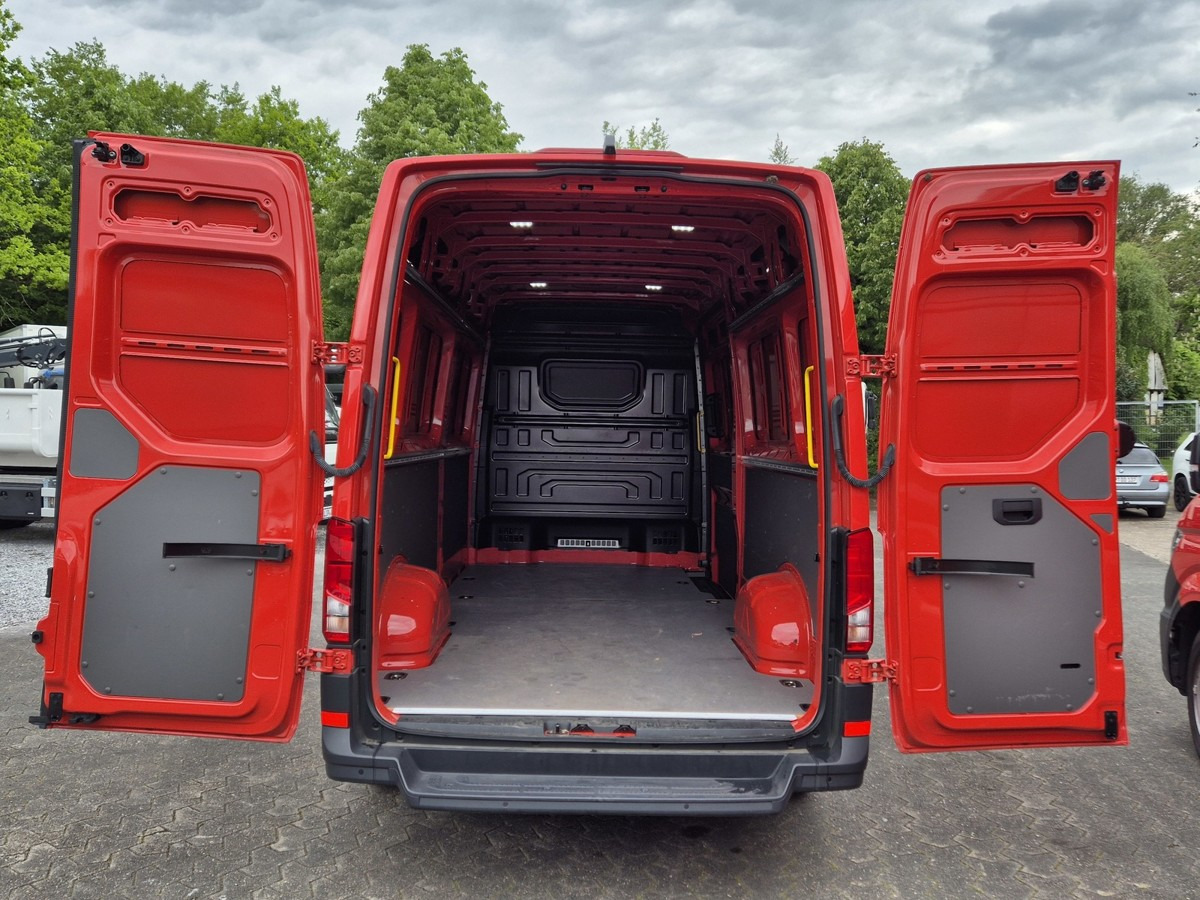 VW Crafter 35 Maxi L4H3 1Hand PDC nur 9tkm! - Furgon: slika 4 VW Crafter 35 Maxi L4H3 1Hand PDC nur 9tkm! - Furgon: slika 4