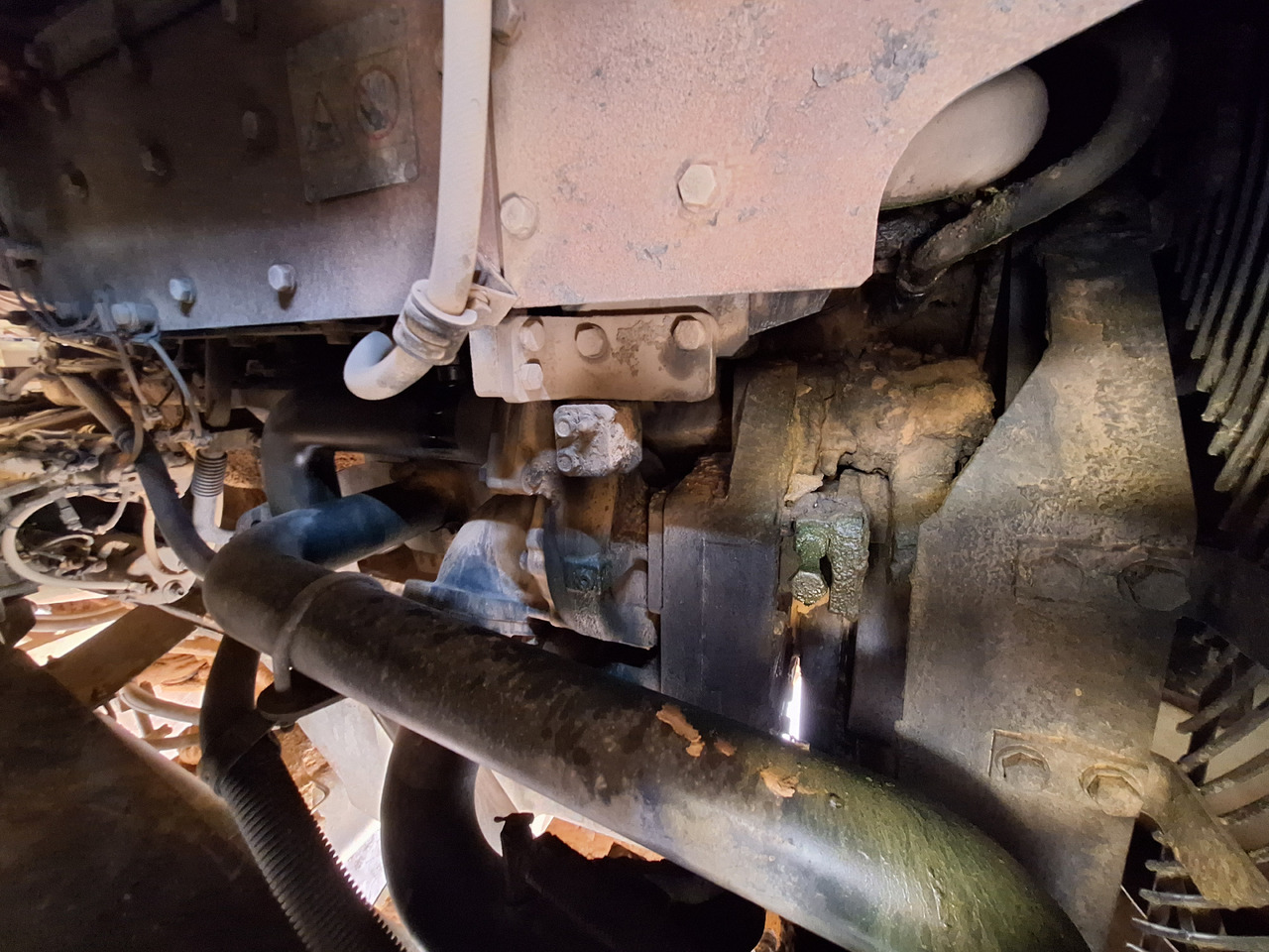Kiper sa krutom šasijom/ Kiper za kamen KOMATSU HD605 7-EO: slika 19