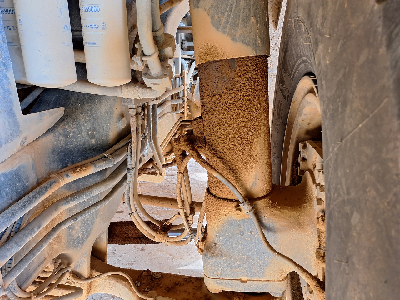 Kiper sa krutom šasijom/ Kiper za kamen KOMATSU HD605 7-EO: slika 10