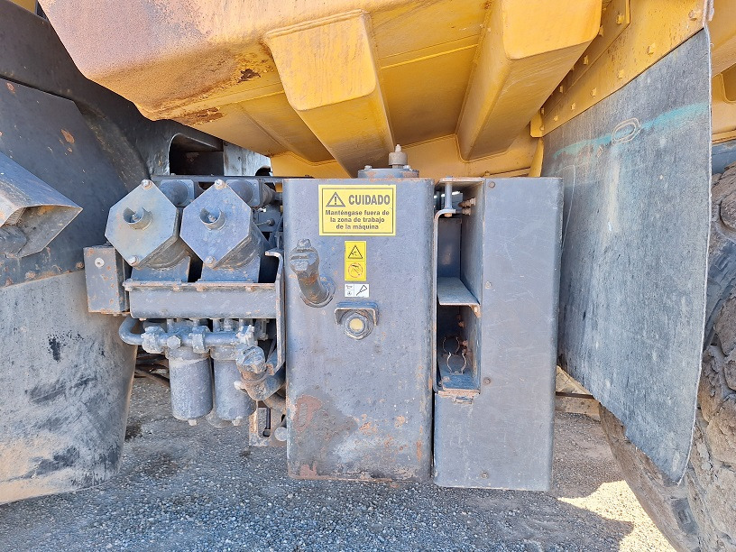 Kiper sa krutom šasijom/ Kiper za kamen KOMATSU HD605-7EO: slika 8