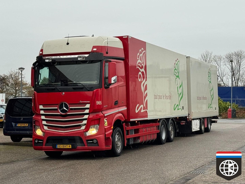 Mercedes-Benz ACTROS 2745 Giga Space - FRIGO COMBINATION -30oC - 2x TAIL LIFT - 49 CC capacity - Hladnjača: slika 2 Mercedes-Benz ACTROS 2745 Giga Space - FRIGO COMBINATION -30oC - 2x TAIL LIFT - 49 CC capacity - Hladnjača: slika 2