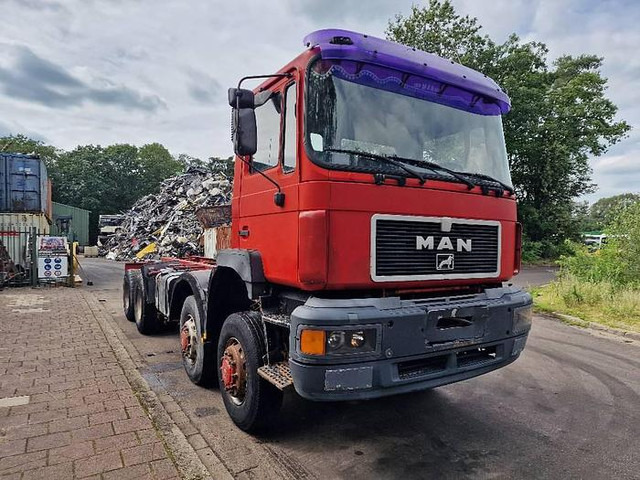 MAN 35.402 VFK - Kamion sa golom šasijom i zatvorenom kabinom: slika 3 MAN 35.402 VFK - Kamion sa golom šasijom i zatvorenom kabinom: slika 3