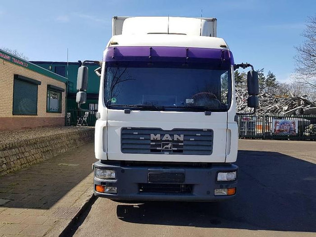 MAN TGL 12.210 4x2 BL - Kamion sa zatvorenim sandukom: slika 2 MAN TGL 12.210 4x2 BL - Kamion sa zatvorenim sandukom: slika 2
