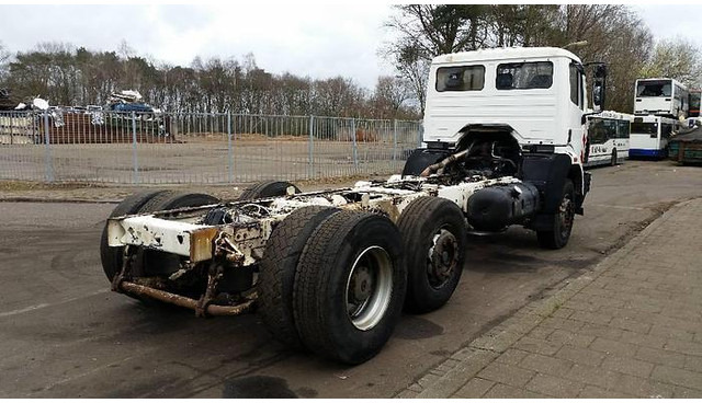 Mercedes-Benz 2524 L - Kamion sa golom šasijom i zatvorenom kabinom: slika 4 Mercedes-Benz 2524 L - Kamion sa golom šasijom i zatvorenom kabinom: slika 4