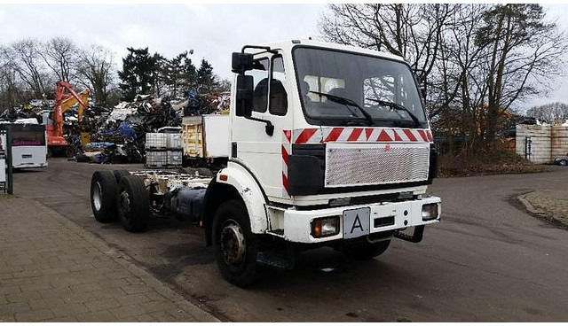 Mercedes-Benz 2524 L - Kamion sa golom šasijom i zatvorenom kabinom: slika 3 Mercedes-Benz 2524 L - Kamion sa golom šasijom i zatvorenom kabinom: slika 3