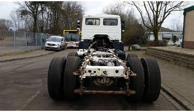 Mercedes-Benz 2524 L - Kamion sa golom šasijom i zatvorenom kabinom: slika 5 Mercedes-Benz 2524 L - Kamion sa golom šasijom i zatvorenom kabinom: slika 5