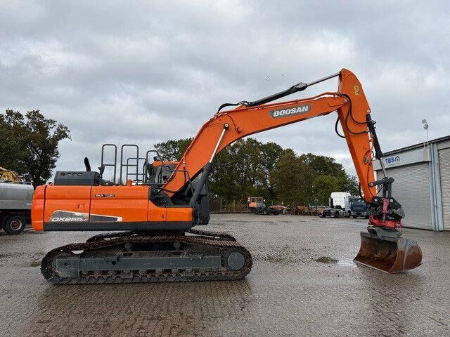 Doosan DX 255 LC-5, Rototilt,Div. Löffel,Greifer+Hammer - Bager guseničar: slika 5 Doosan DX 255 LC-5, Rototilt,Div. Löffel,Greifer+Hammer - Bager guseničar: slika 5