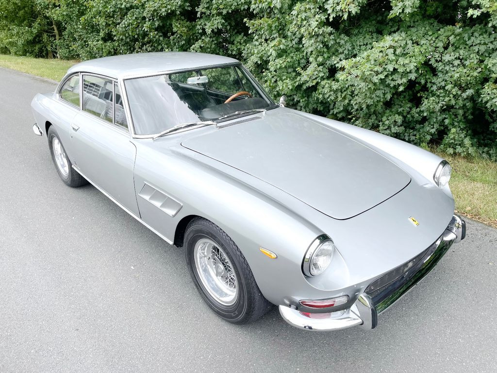 Ferrari 330 GT Coupe 2+2/TÜV neu/H-Zulassung - Automobil: slika 4 Ferrari 330 GT Coupe 2+2/TÜV neu/H-Zulassung - Automobil: slika 4