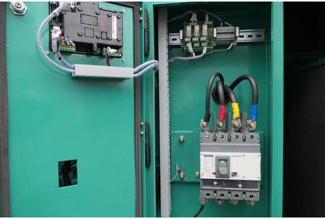 Cummins 100 kVA,Stromgenerator,Sofort verfügbar - Građevinska mašina: slika 5 Cummins 100 kVA,Stromgenerator,Sofort verfügbar - Građevinska mašina: slika 5