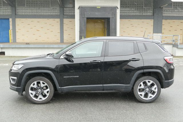 Jeep Compass Limited 4WD/AHK/Klima - SUVSUV: slika 3 Jeep Compass Limited 4WD/AHK/Klima - SUVSUV: slika 3