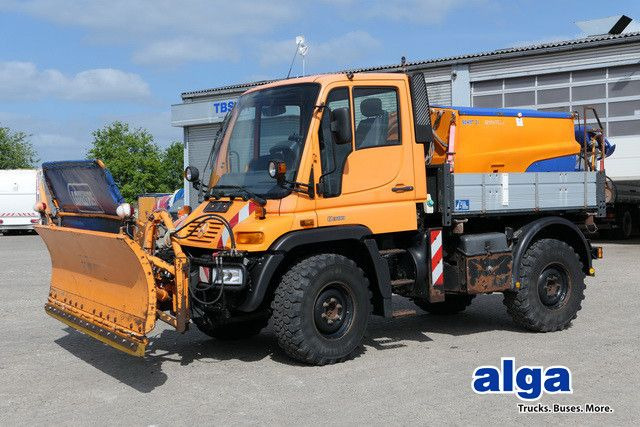 Unimog U 300 4x4, Schmidt, Streuer, Schild, Klima,27tkm - Kamion: slika 1 Unimog U 300 4x4, Schmidt, Streuer, Schild, Klima,27tkm - Kamion: slika 1