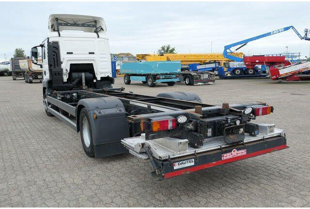 MAN 18.330 TGS 4x2, BDF, LBW 2.0to., Liege, Luftfed. - Kamion sa golom šasijom i zatvorenom kabinom: slika 3 MAN 18.330 TGS 4x2, BDF, LBW 2.0to., Liege, Luftfed. - Kamion sa golom šasijom i zatvorenom kabinom: slika 3