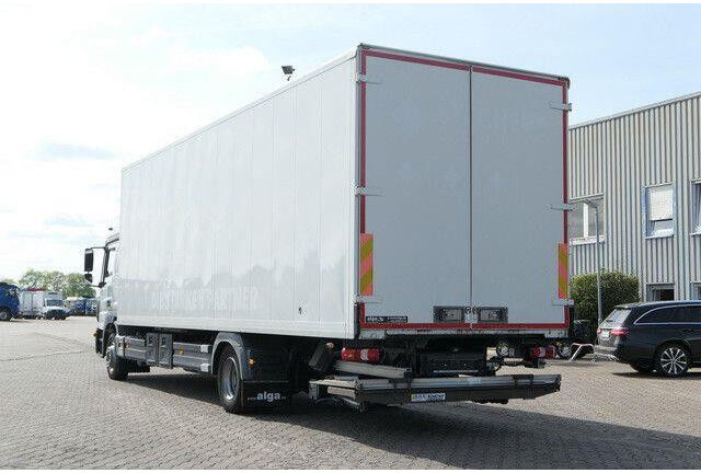 Mercedes-Benz 1224 L Atego 4x2, Möbel, LBW, Klima, Schlafliege - Kamion sa zatvorenim sandukom: slika 4 Mercedes-Benz 1224 L Atego 4x2, Möbel, LBW, Klima, Schlafliege - Kamion sa zatvorenim sandukom: slika 4